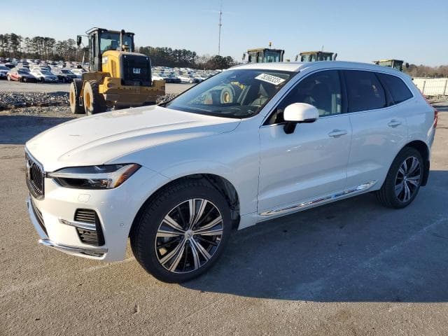 2022 Volvo xc60 b5 in salvage