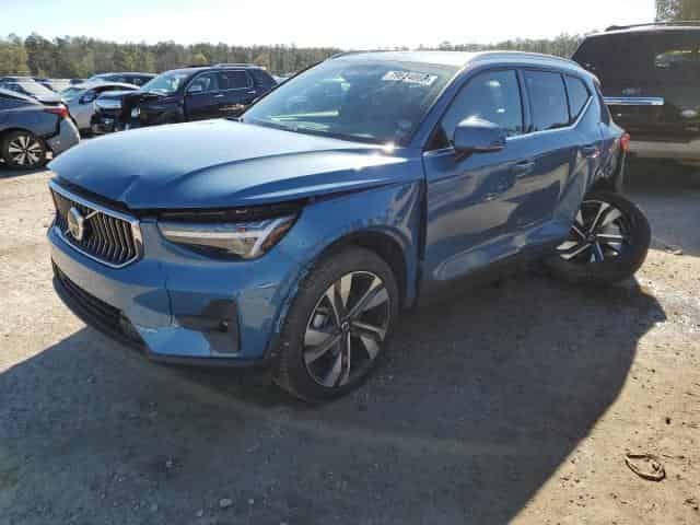 2024 Volvo xc40 plus Background